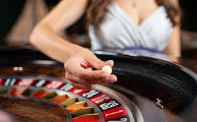 jubahbola platform interface showing game categories and payment options